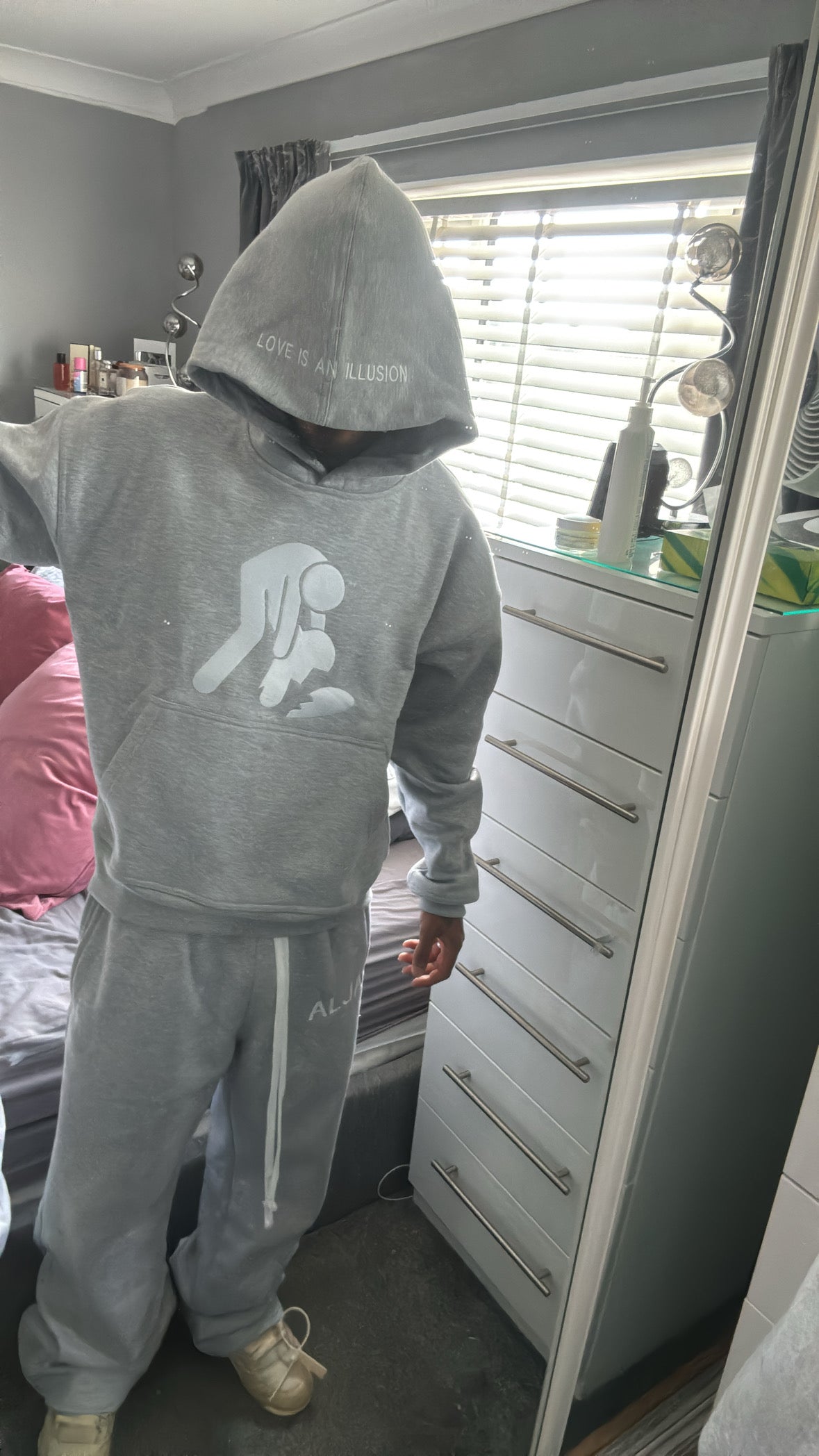 EMBROIDED LOGO HOODIE